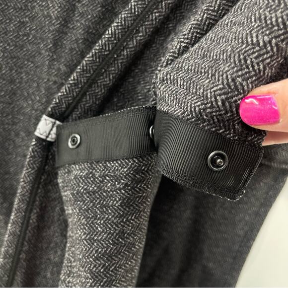 Lululemon Scarf Wrap Shrug Heathered Black Grey - Picture 5 of 8